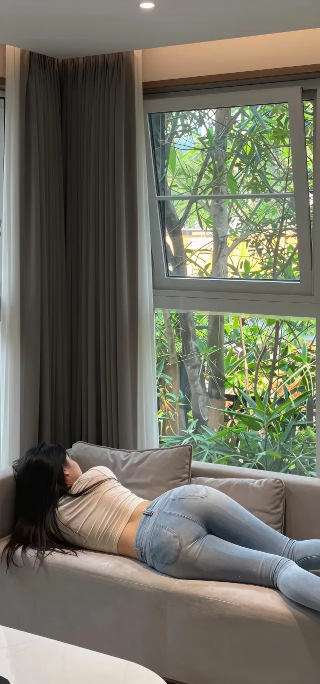 美女窗边沙发休闲日常随拍人物手机壁纸