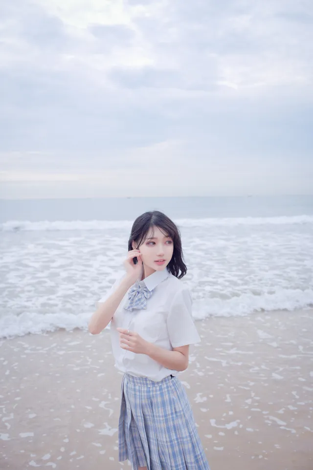 海边JK美女5k手机壁纸