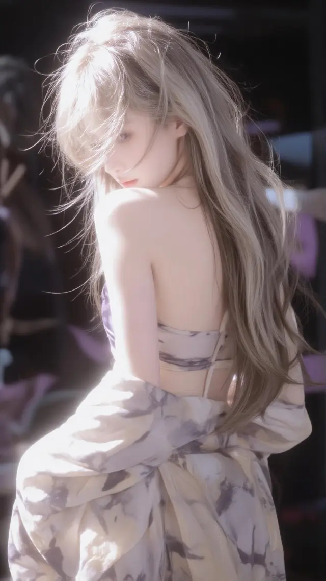 银发少女侧颜柔光紫调梦幻唯美手机壁纸