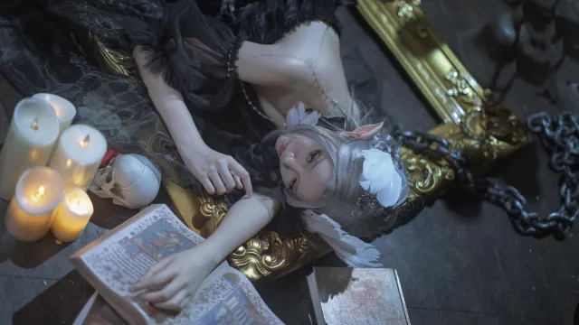 鬼刀海琴烟精灵耳黑裙躺卧哥特风cosplay美女电脑壁纸