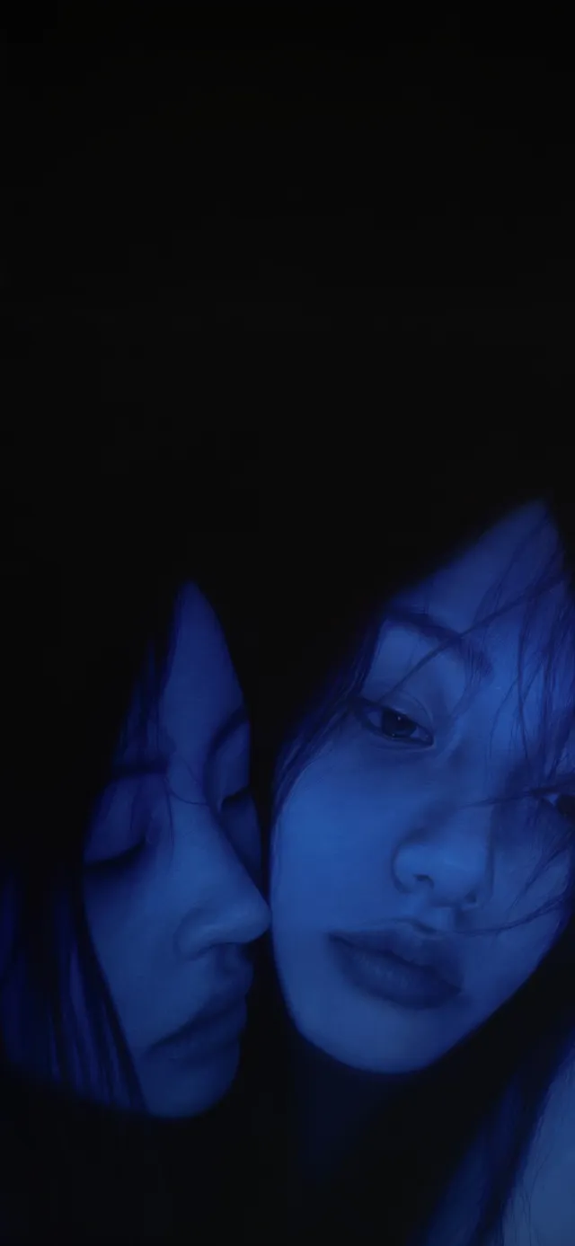 蓝调双重人像忧郁氛围美女手机壁纸