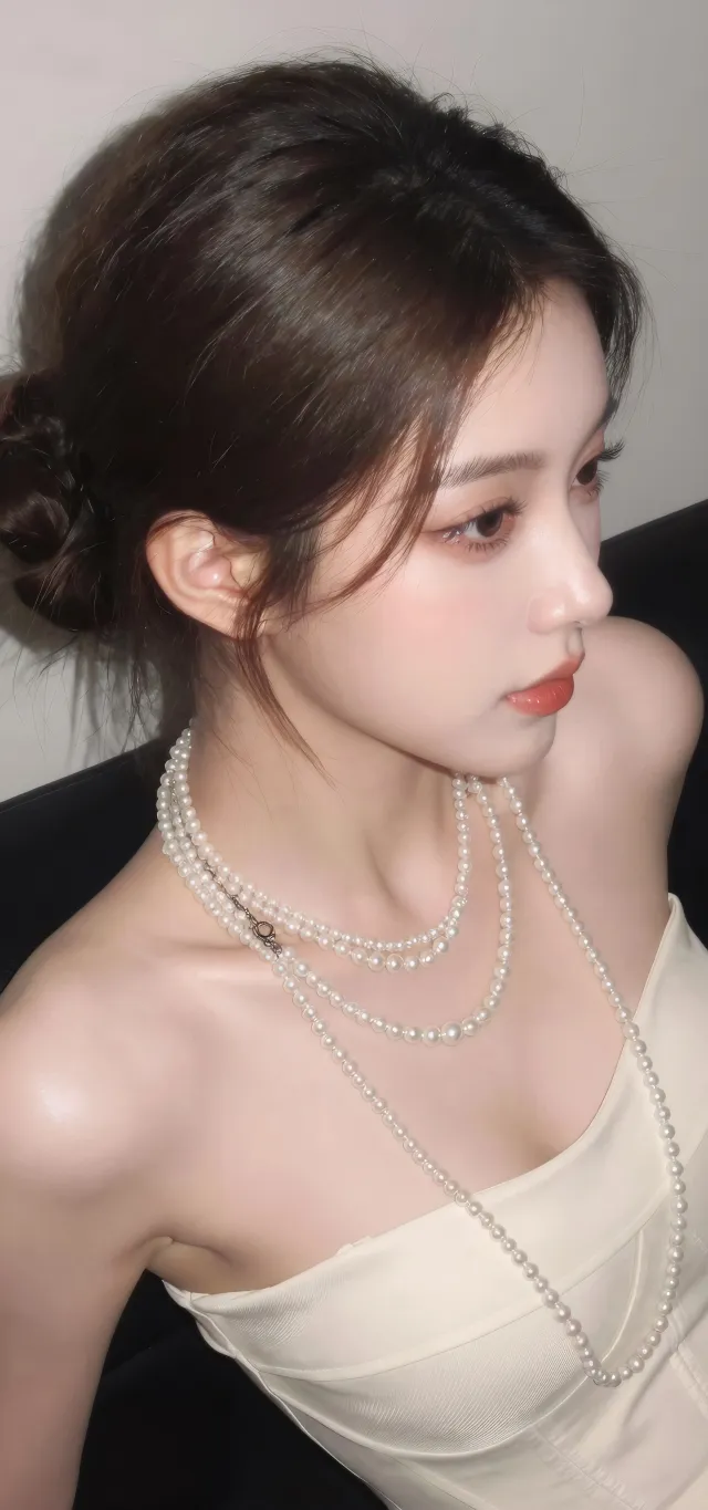 美女盘发佩戴多层珍珠项链身穿米色吊带上衣人物手机壁纸