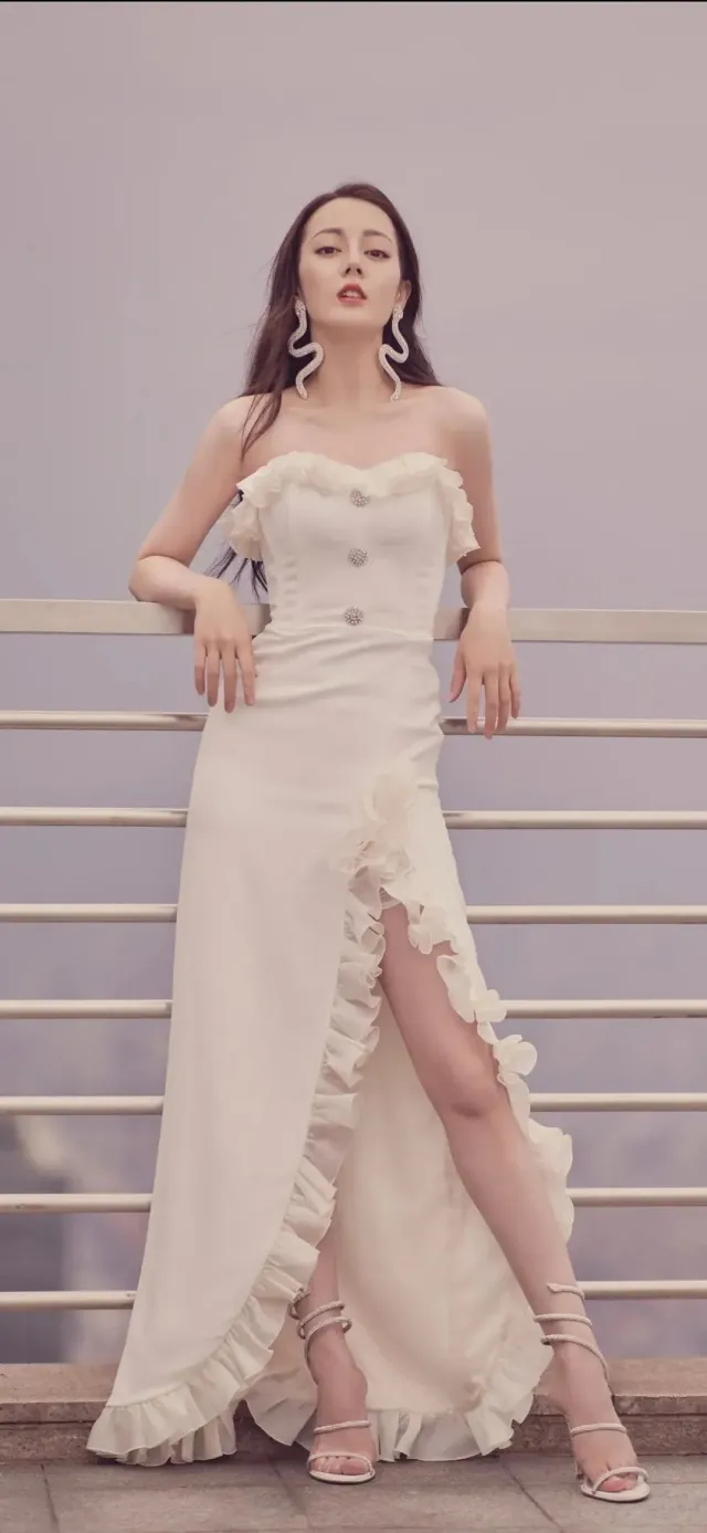 迪丽热巴性感妩媚写真手机壁纸