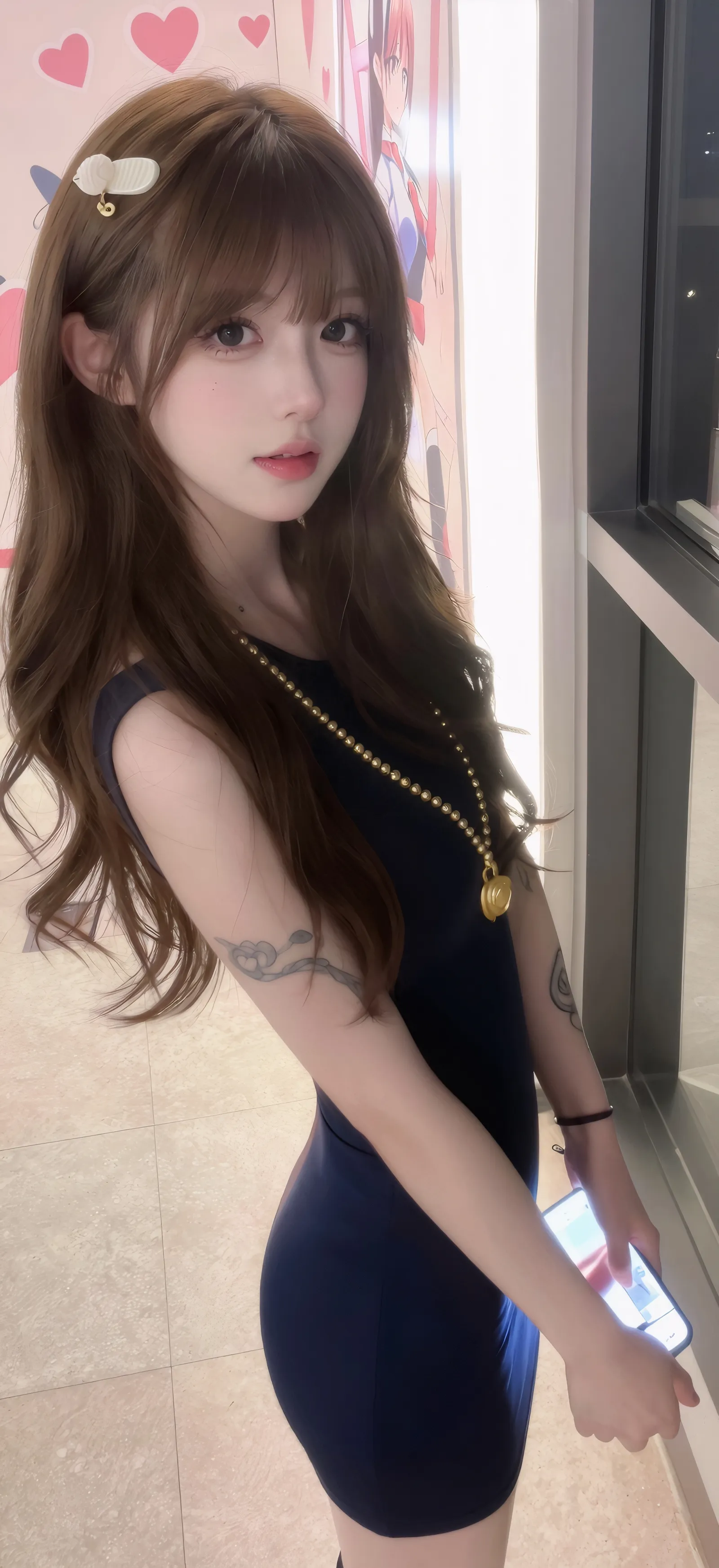 长发少女黑裙金链白蝶发饰粉心背景美女人物摄影手机壁纸