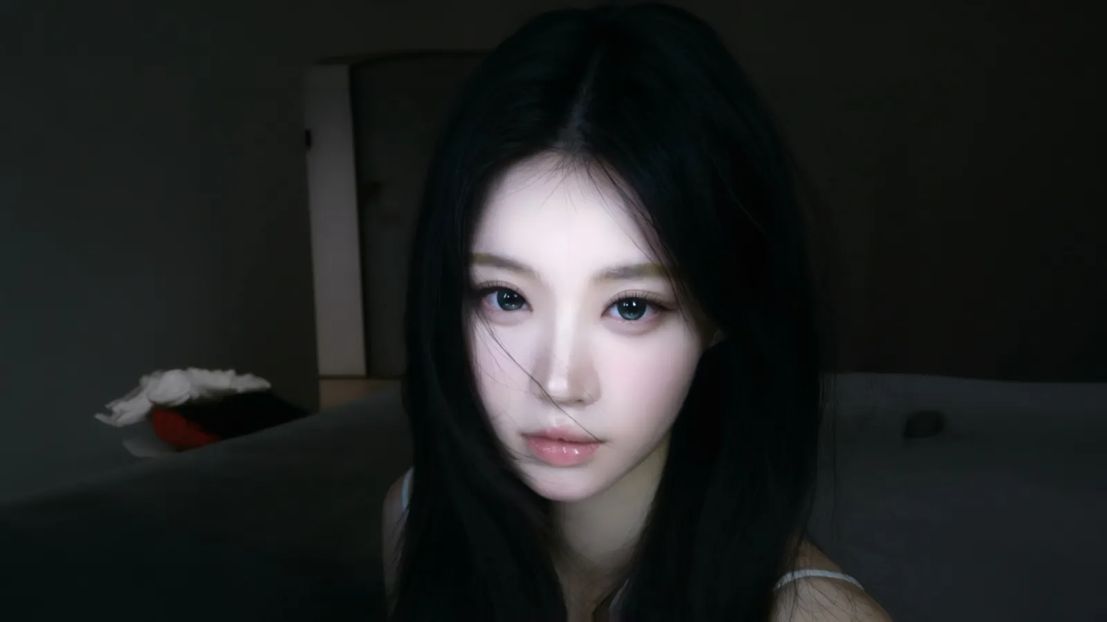 美女暗调光影室内人像摄影电脑壁纸