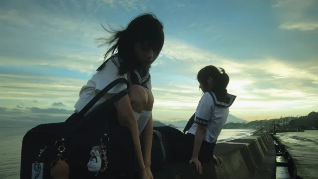水手服双少女海边防波堤黄昏二次元女孩电脑壁纸