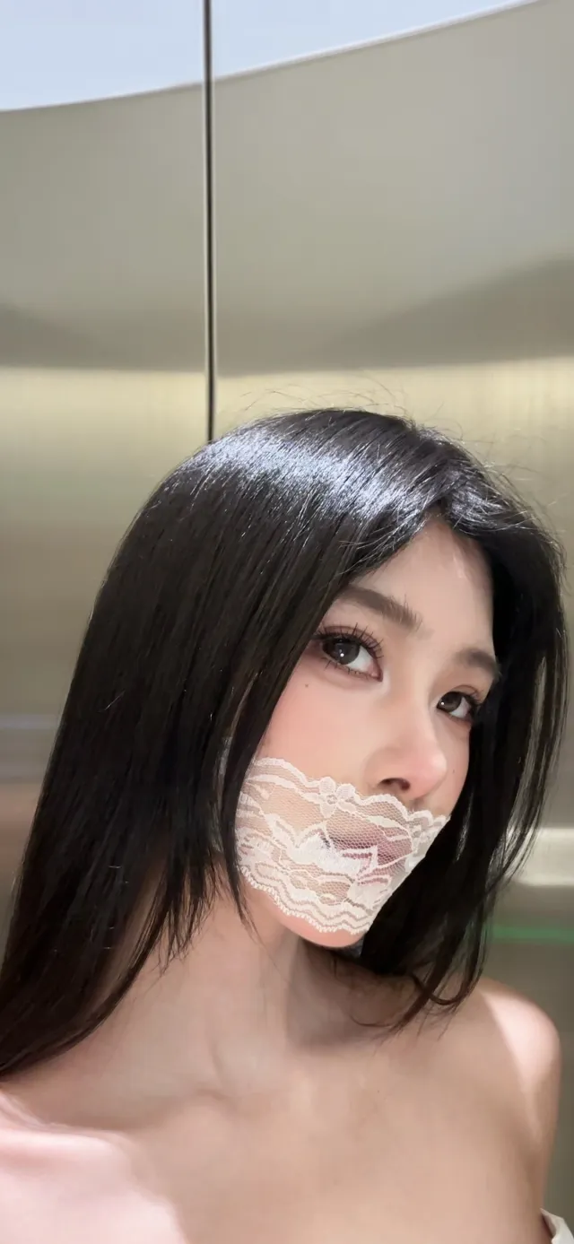 黑发美女蕾丝遮面特写神秘氛围人物手机壁纸