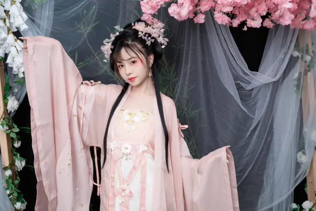 爆机少女喵小吉清平乐