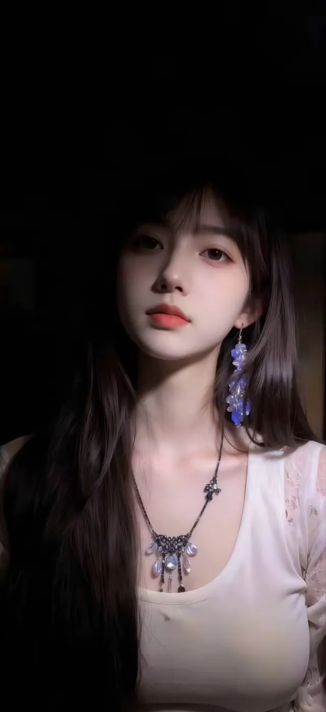 暗黑系美女佩戴紫色耳饰神秘氛围人物手机壁纸