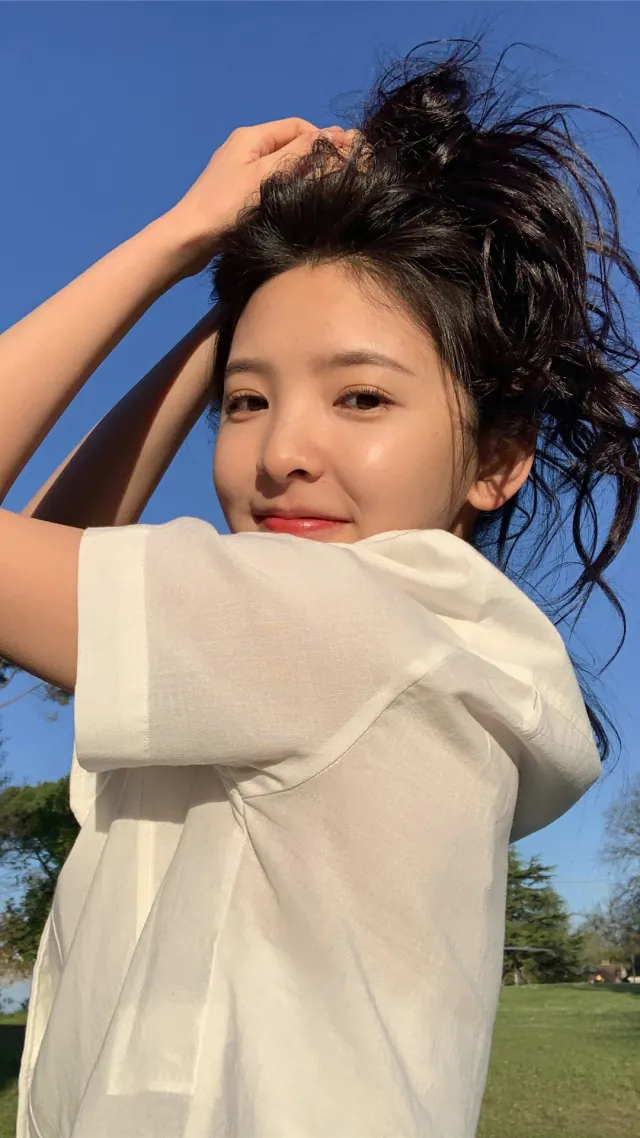 网红美女章若楠手机壁纸图片