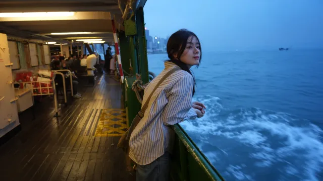 香港渡轮夜景人像高清壁纸